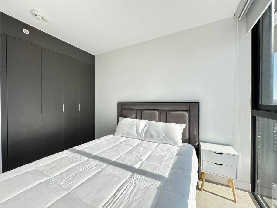 Apartment In Close To Restaurants *