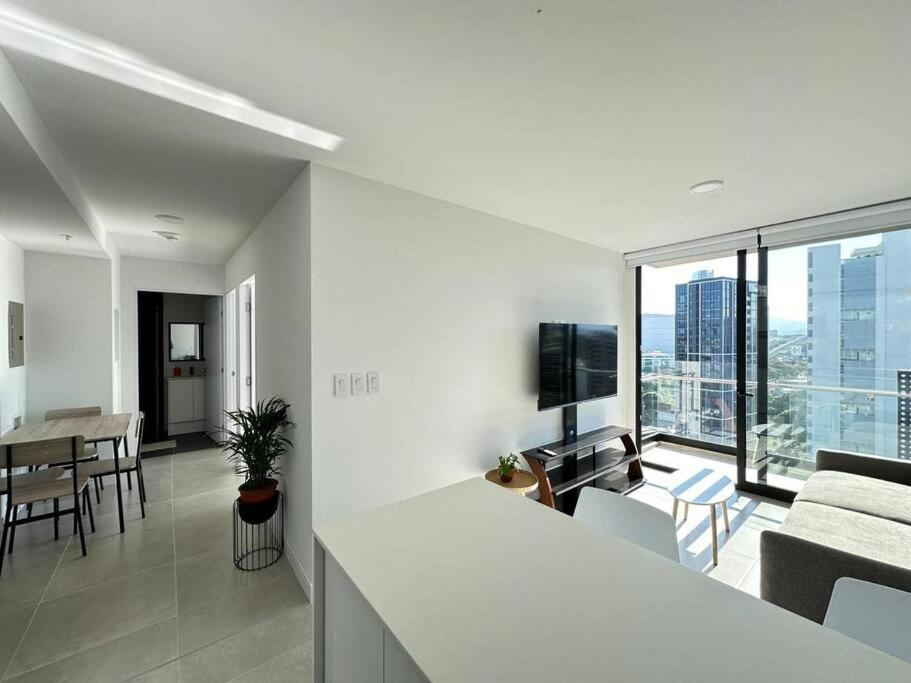 Apartment In Close To Restaurants *
